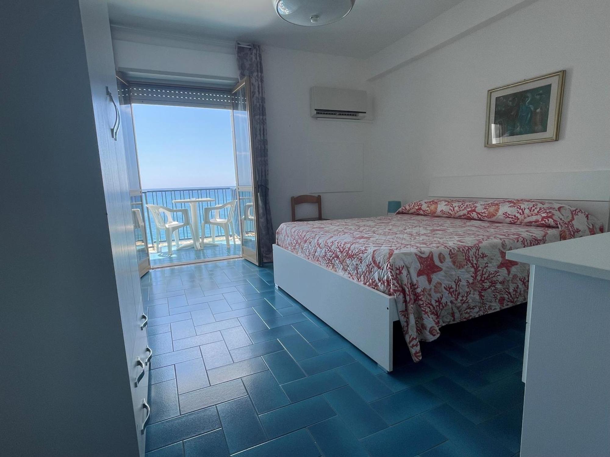 Hotel Ristorante Mareblu Амантеа Екстер'єр фото