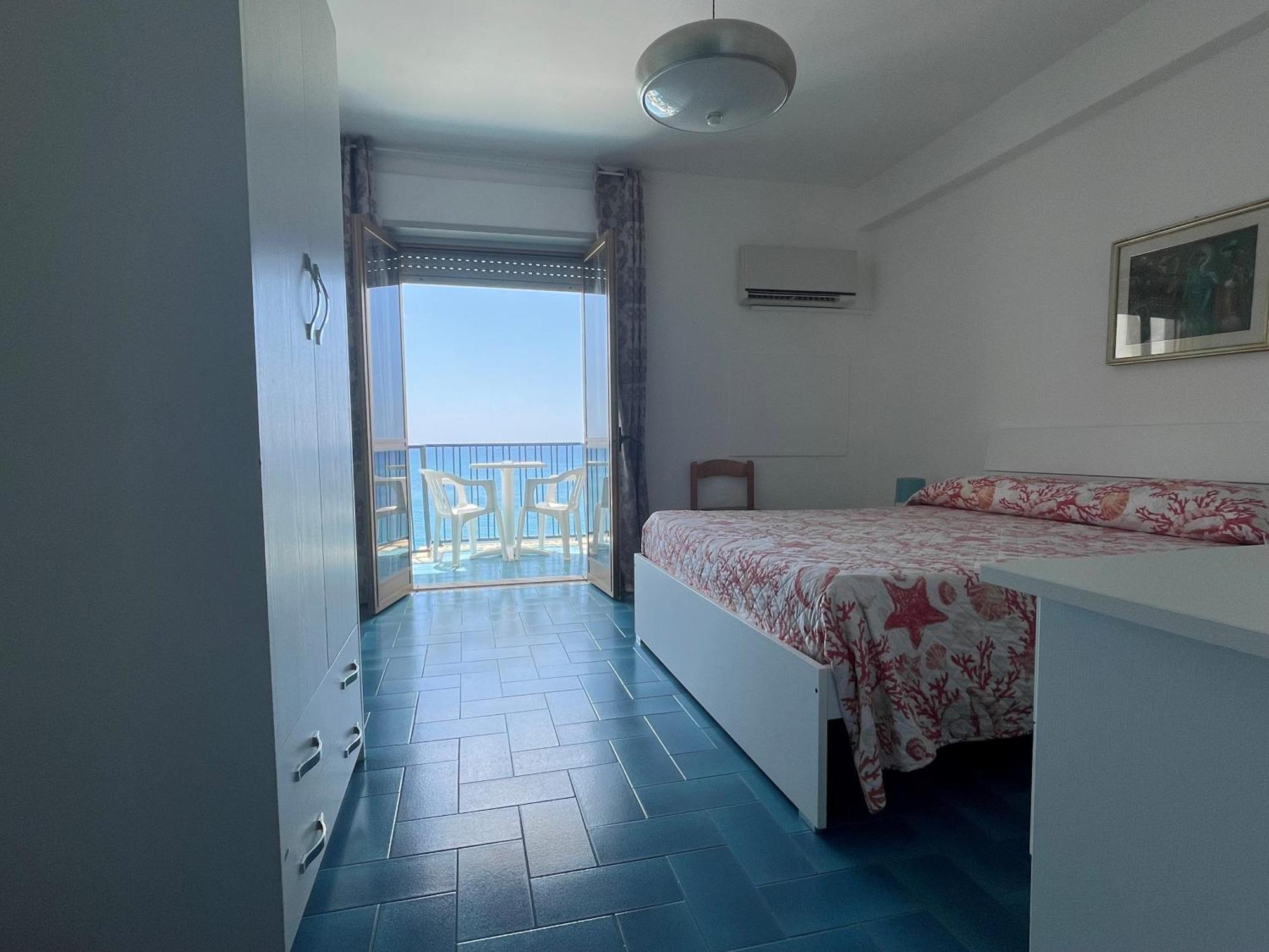 Hotel Ristorante Mareblu Амантеа Екстер'єр фото